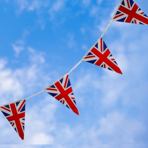 Union Jack Flag Bunting - 10m Durable Fabric - British Decor, Perfect for Indoor/Outdoor Events, Royal Celebrations & National Holidays