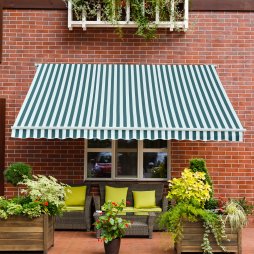 Outsunny 3m x 2.5m Garden Patio Manual Awning Canopy Sun Shade Shelter with Winding Handle Retractable Green and White