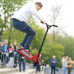 HOMCOM Street Stunt Scooter Intermediate and Beginner Freestyle Tricks Scooters For 14+ Teens Adult w/ Rear 10cm Wheel & Brake - Red