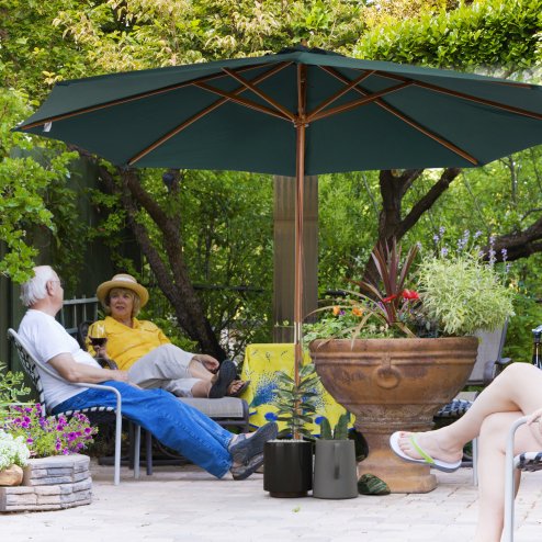 Outsunny 3(m) Garden Parasol, Pulley Operated Patio Umbrella, Wooden Parasol, Table Market Umbrella with Rope Pulley Mechanism and 8 Ribs, Dark Green