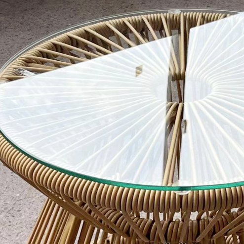 Outsunny Outdoor Coffee Table, Round PE Rattan Side Table with Tempered Glass Table Top, Hollow Drum Design for Garden, Balcony, Patio, Natural
