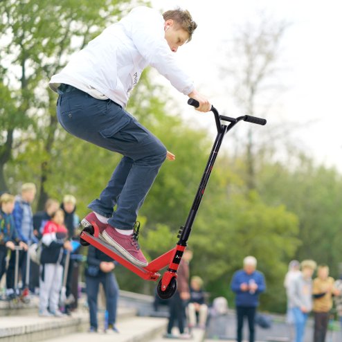 HOMCOM Street Stunt Scooter Intermediate and Beginner Freestyle Tricks Scooters For 14+ Teens Adult w/ Rear 10cm Wheel & Brake - Red