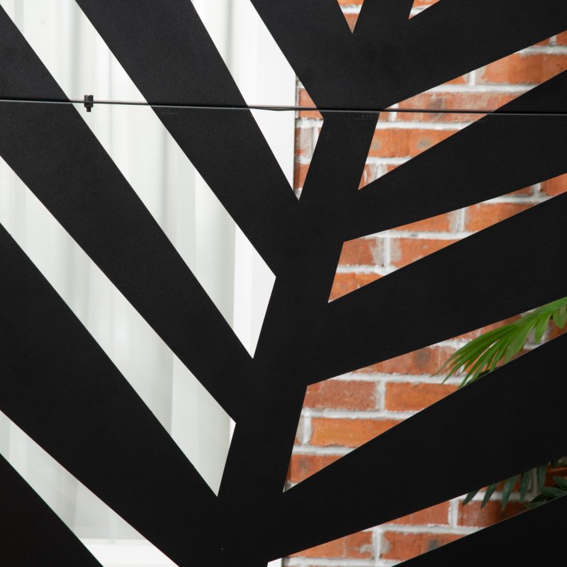 Outsunny Decorative Garden Privacy Screen with Stand, 6.5FT Freestanding Metal Outdoor Divider, Decorative Privacy Panel with Expansion Screws for Garden Pool Hot Tub, Banana Leaf Style, Black