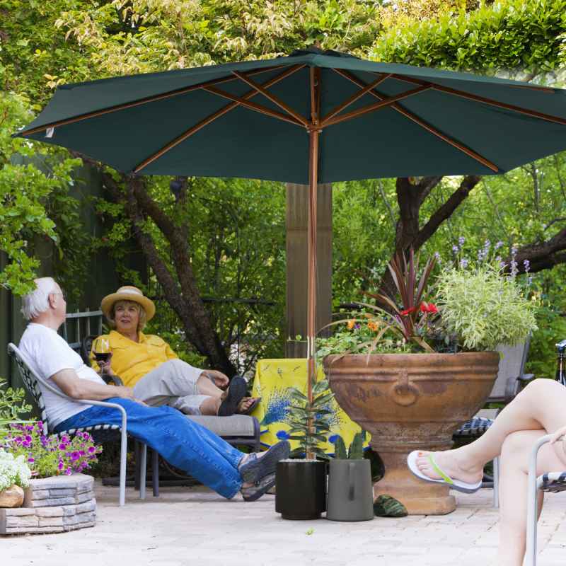 Outsunny 3(m) Garden Parasol, Pulley Operated Patio Umbrella, Wooden Parasol, Table Market Umbrella with Rope Pulley Mechanism and 8 Ribs, Dark Green