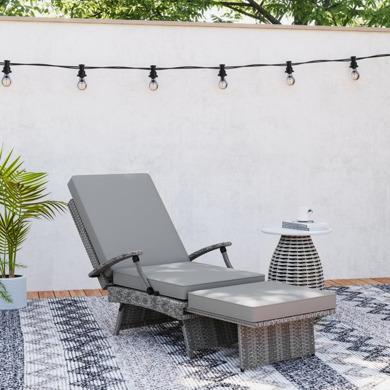 Outsunny Outdoor PE Rattan Recliner Chair with Cushion, Foldable Design Garden Recliner Chair with Retractable Footrest and Adjustable Back with 80 Degree Recline