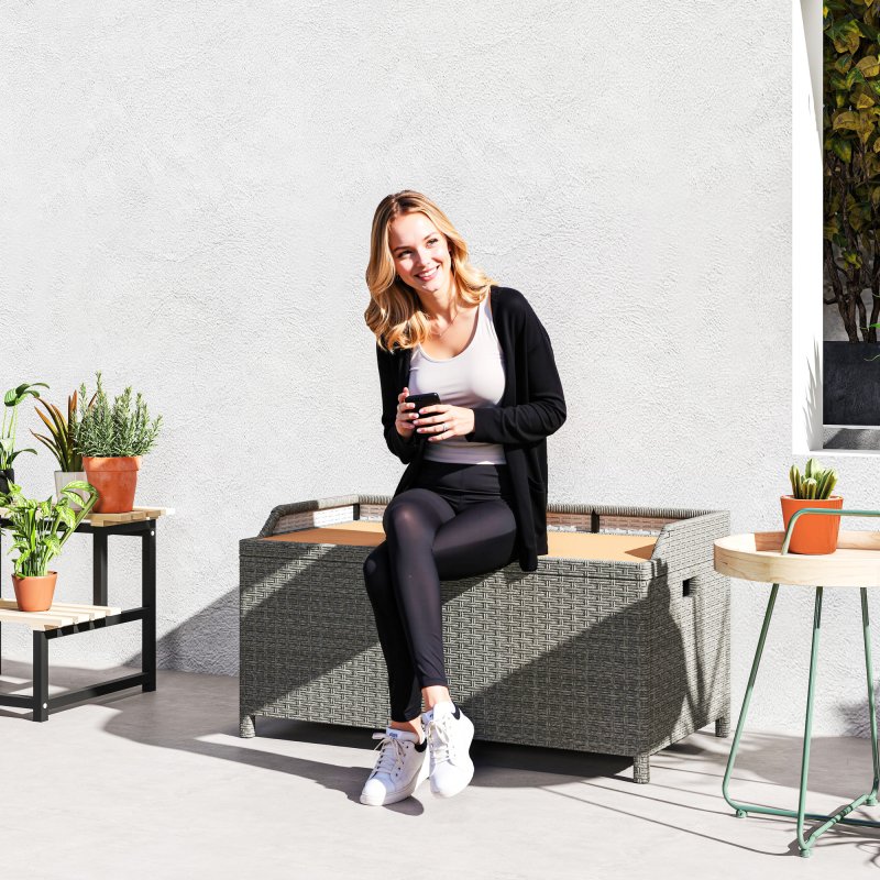 Outsunny PE Rattan Outdoor Storage Bench, Aluminium Garden Bench with Storage Underneath w/ Zipped Inner Lining, Rods for Deck, Grey