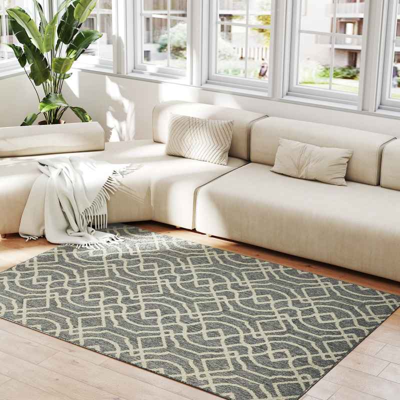 HOMCOM UV Resistant Indoor & Outdoor Area Rug, Easy-Cleaning Machine Washable Rug with Geometric Pattern for Patio, Garden, Kitchen, Bathroom or Living Room, 170 x 120 cm, Grey