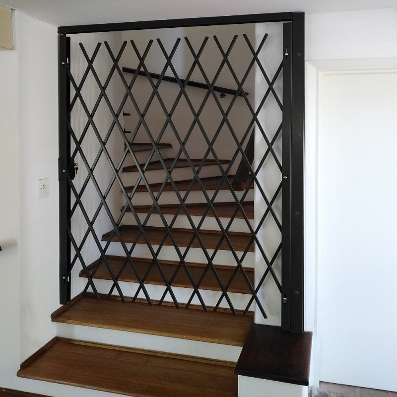 Saftidor Expanding Security Gate Black