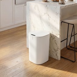 Living and Home 16L Automatic Touchless Motion Sensor Rubbish Bin with Removable Inner Bucket and Soft-Close Lid, White