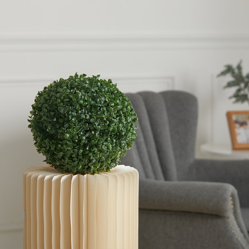 Living and Home 28cm Decorative Artificial Topiary Boxwood Ball