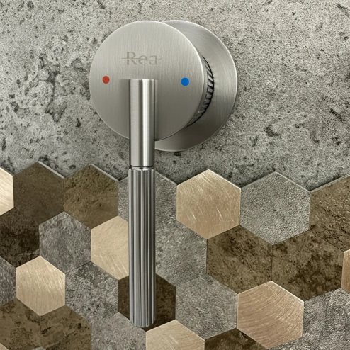 WALL MOUNTED BASIN FAUCET REA ARGON BRUSHED NICKEL + BOX