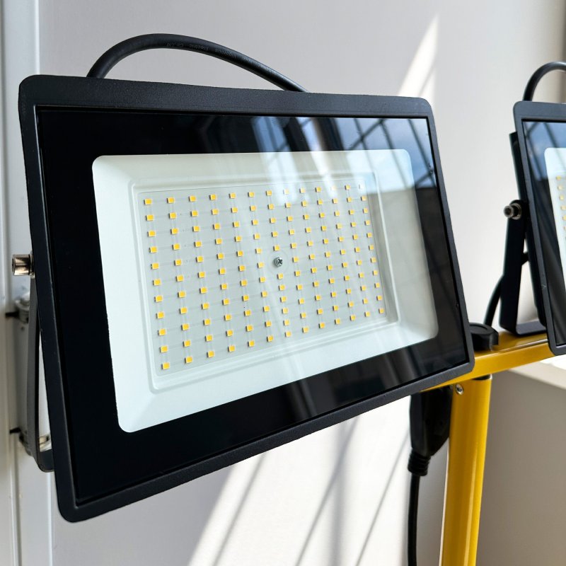Construction LED halogen lamp on a stand RSL006-2x100N