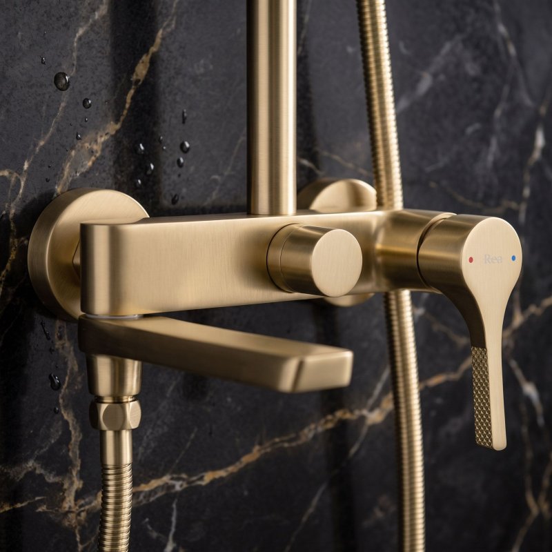 Rea Premium Shower Set Maxim Brush Gold 24,5X24,5X134Cm
